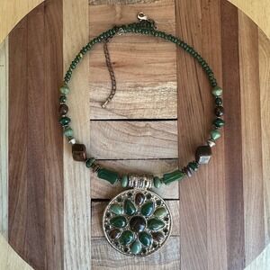 VTG Choker Pendant Necklace 17"-20" Extender Medallion Acrylic Beads Green Brown